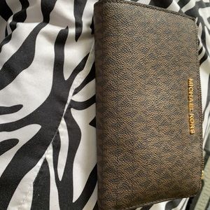 Michael kors clutch very good condition